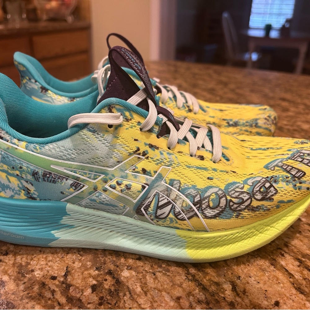 Asics Noosa Tri 13 Women’s size 8- great condition